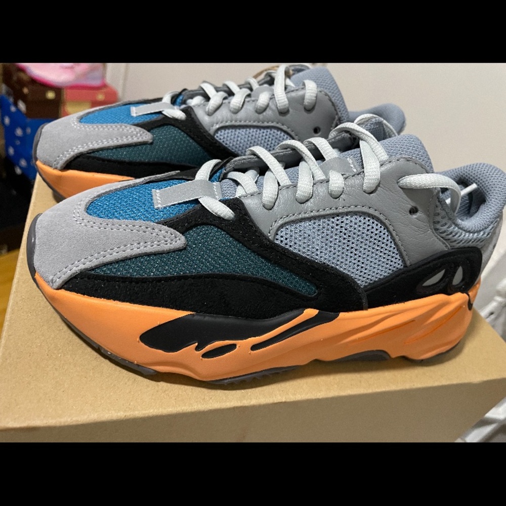 Yeezy 700 was orange 4y/5.5w